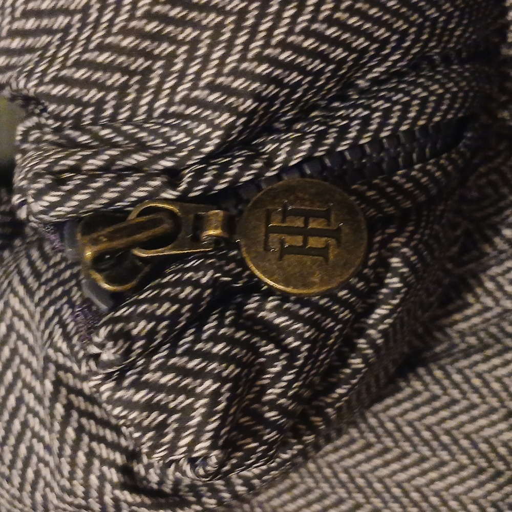 Women's Tommy Hilfiger Puffer Vest With Herringbone Pattern - Picture 7 of 7